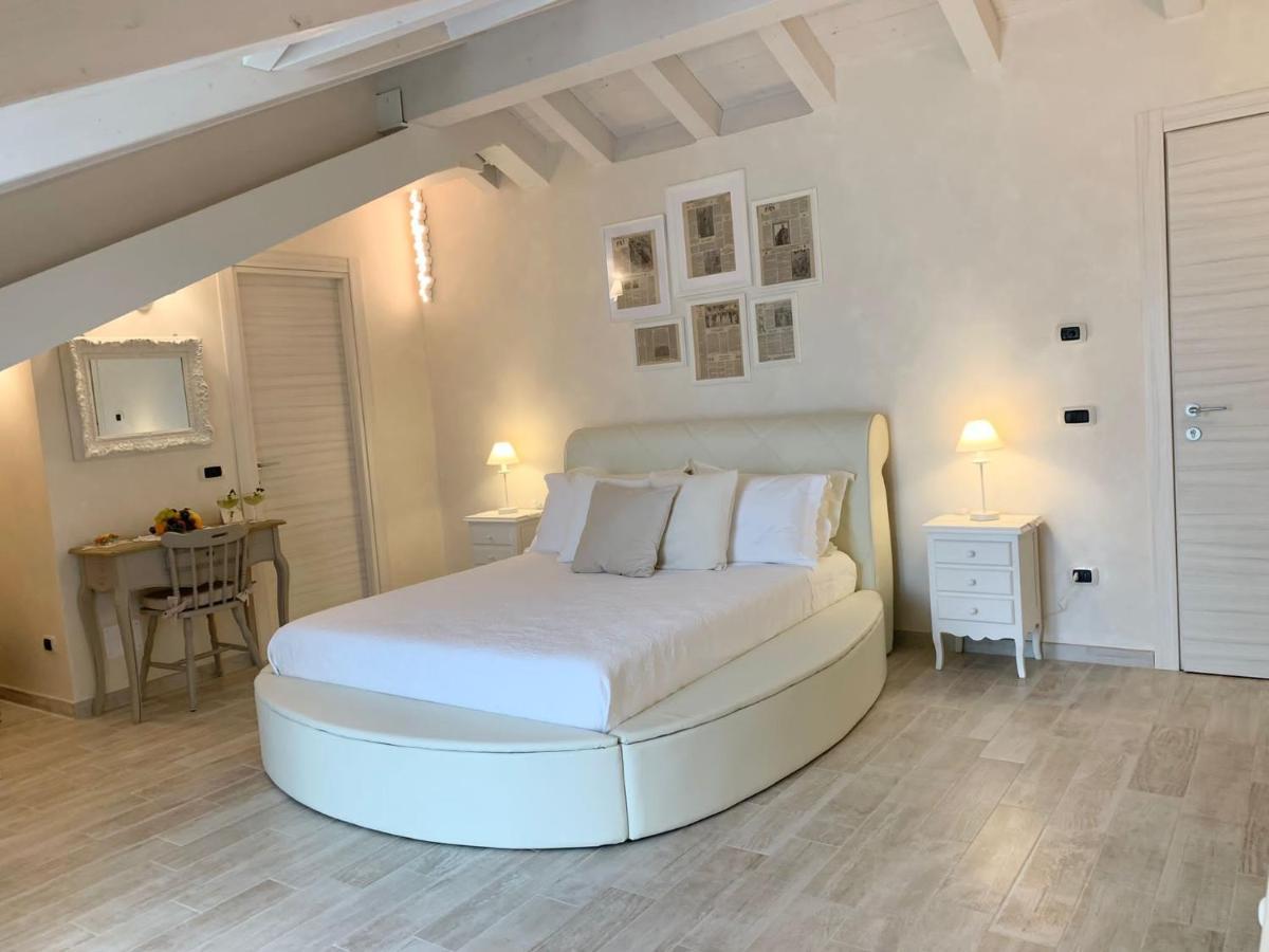 La Vista Del Poggio Bed & Breakfast Castellaro  Exterior photo